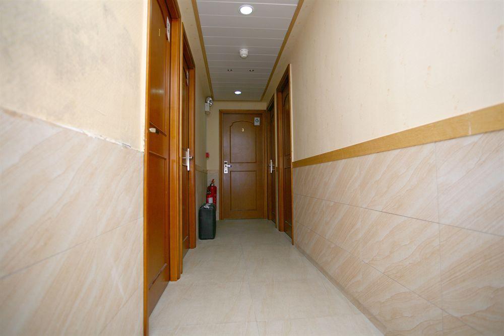 Me Easy Hostel Гонконг Экстерьер фото